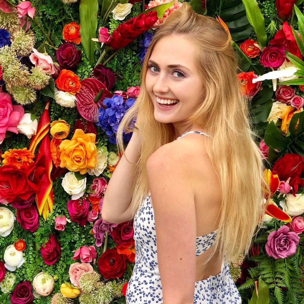 Meet your Posher, Abby